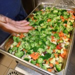 Préparation des légumes pour le plat du jour